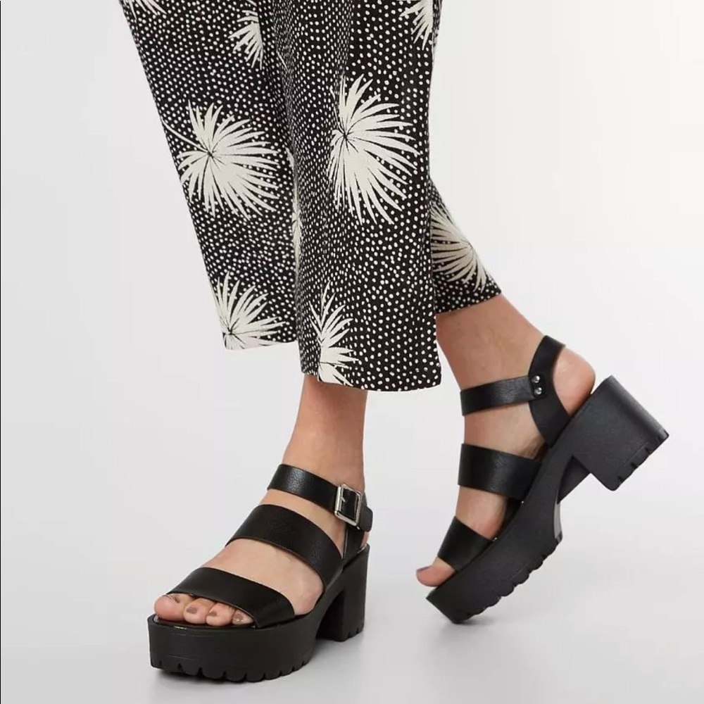 Platform chunky sandals